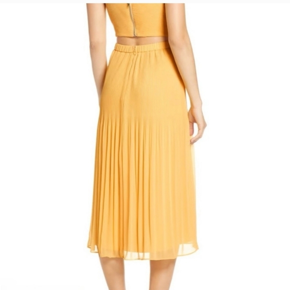 Ali & Jay For The Gram Pleated Midi Dress in Yellow Sz M - Picture 4 of 16